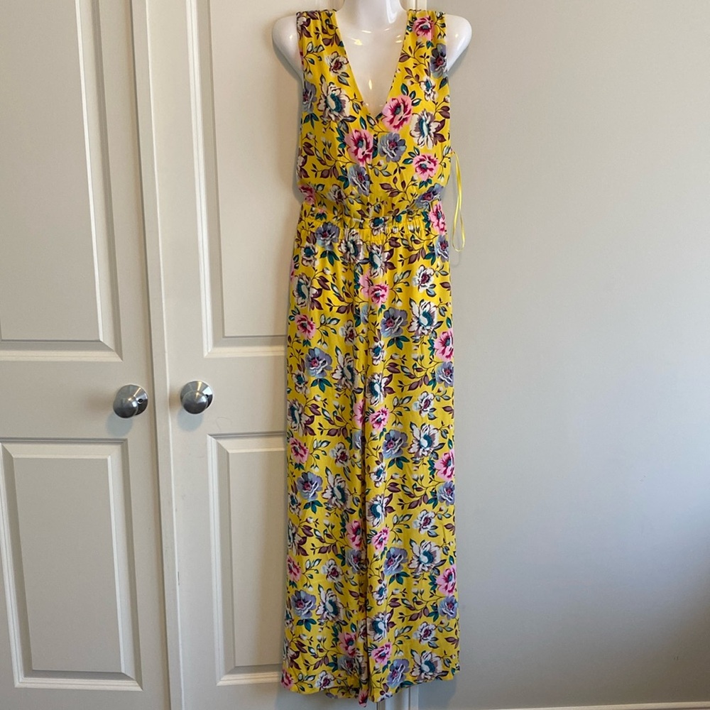 Kate and Mallory Women’s lightweight yellow floral tasseled jumper size XL